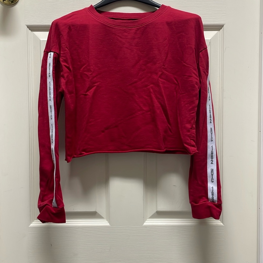 Flirtitude Active loose long sleeve crop